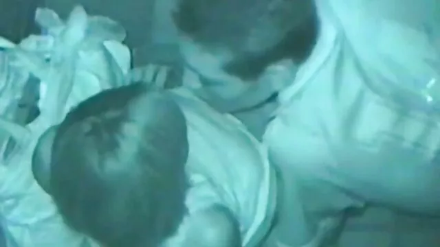 Porno pas d'inscription  video de xxx gratuit Une belle élégante beaucoup prêter attention au corps, car il fera l'homme fou quoi d'autre, il a commencé à séduire un homme debout à côté de lui.  Alors elle montre ses gros seins élastiques en même temps, la jeune fille se rend vite compte comment les membres masculins ont grandi. Sans hésitation, elle s'agenouilla à côté de lui, montrant toute sa riche expérience de donner du plaisir oralement.  Lorsque l'homme a poussé bonernya aussi profondément que possible dans sa bouche, la sal