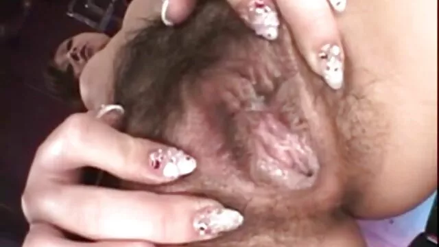 Porno pas d'inscription  film x gratuit Vodka petite et maintenant la fille impliquée dans le porno.  Sa main à tâtons pour le grand monticule dans son pantalon, et libérant les membres, il a pris ses lèvres, sucer la tige à la base. L'homme a activement aidé à coller la bouche sur son pénis jusqu'à ce que le sperme apparaisse. Et maintenant c'est l'Heure de la chatte. Après avoir étalé la fille sur le canapé, l'homme à la baiser dans les deux trous-fille est juste gémir. Quand il a fini, il a pris la bite dans sa bouche et sucé le