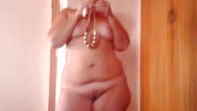 Porno pas d'inscription  Nettoyer les trous hd porno gratuit d'une femme mature avec
