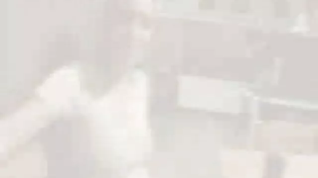 Porno pas d'inscription  film   Après son retour du bureau, une mère sexy voit sa fille qui est encore jeune embrasser un mec sur le canapé tout en serrant les organes de sa mémoire sexuelle avec ses mains. Initialement, la femme était très en colère, elle a décidé de refroidir étalon dans la salle de bain. Quand il l'a traînée à la cabine, elle a immédiatement estimé la taille du phallus, ce qui l'a soudainement excitée. Avant d'avoir des relations sexuelles avec sa fille, cette salope a ressenti le désir de connaître la sienne.  