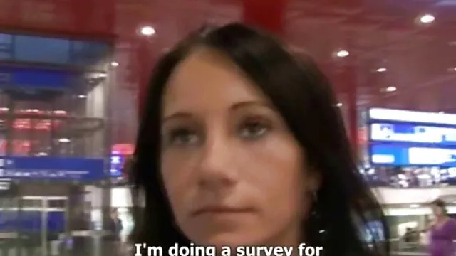 Porno pas d'inscription  hd Quatre copines boivent jusqu'à ce qu'elles décident d'organiser une Fête Lesbienne.   Il est juste un coup de langue ennuyeux, de sorte que les filles qui réservent la prostituée dans la chambre, ce qui est en quelque sorte devrait les divertir. Cette fille a l'air très incroyable et commence par le spectacle lui-même dans toute sa splendeur pendant le strip-tease sur la table. Effectuer un tel tour sur les jeunes vaches et a commencé à toucher la pute partout, puis un autre. Tout commence par un très ro