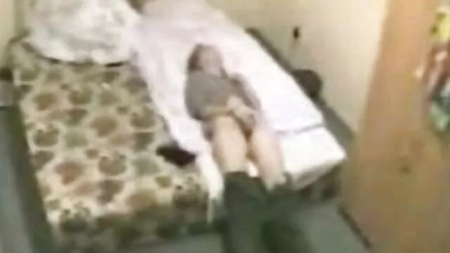 Porno pas d'inscription  L'homme a mis film gratuit streaming porno le chapeau marine humide sur la tige géante