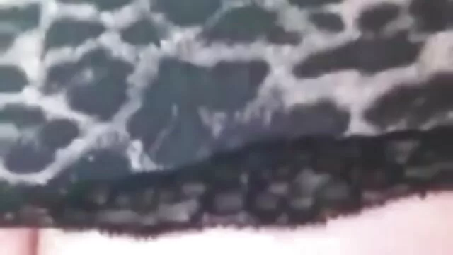 Porno pas d'inscription  Skinny actrice donne une profonde pipe à un porn arab gratuit directeur sportif