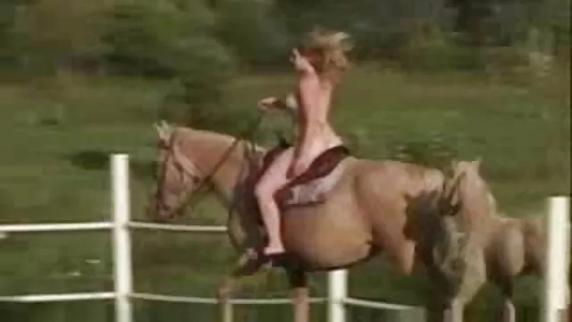 Porno pas d'inscription  porno iphone gratuit La fille a décidé d'emballer au moins pour une deuxième paire et de commencer à porter des vêtements simples, mais très tentants. Enfant est non seulement besoin de porter des shorts qui sont délicieux, mais aussi pour se rendre au bâtiment éducatif, de sorte que vous devez vous dépêcher.   Cependant, il semble que même aujourd'hui, elle ne sera pas jumelée, car elle a remarqué comment les copines sont complètement nues à l'extérieur de la salle de bain, avec qui elles ont loué un appar