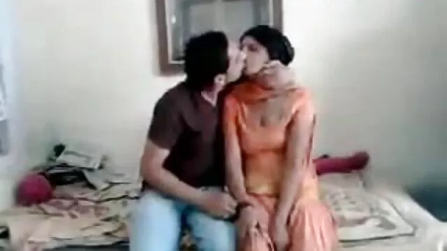 Porno pas d'inscription  video sexe gratuit Le bébé était juste fasciné par le courage de ses voisins, qui ont donné au bébé une belle rose. Avant cela, elle était avec un sombre lire un magazine stupide, et voici des fleurs à partir de laquelle le vagin coule directement. Tout d'abord, vous pouvez parler de toutes sortes de Bêtises, puis mettre vos mains sur les petits seins de la fille - Ball-Ball cette belle extrêmement élastique et très excitée.   Cependant, un enfant si chatte, que les jeunes n'ont pas manqué de lécher. Le goû