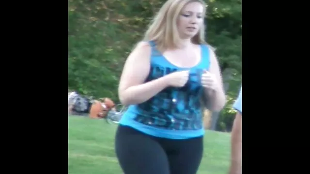 Porno pas d'inscription  vidéos de Une belle dame blonde qui est difficile à détourner le regard, étant arrivée au casting porno, provoque l'agent à l'action active avec son excellente apparence. Allumant la caméra, l'étalon s'est approché de la chienne ce bâtard blond qui s'accrochait à elle, a commencé à tirer de près que l'entrée de Krall frais dans sa bouche.   Après avoir terminé le travail expérimenté avec une éponge, l'enfant, anticipant le plaisir d'un fort, saute sur le canapé, à quatre pattes, ouvrant volontiers son cheva
