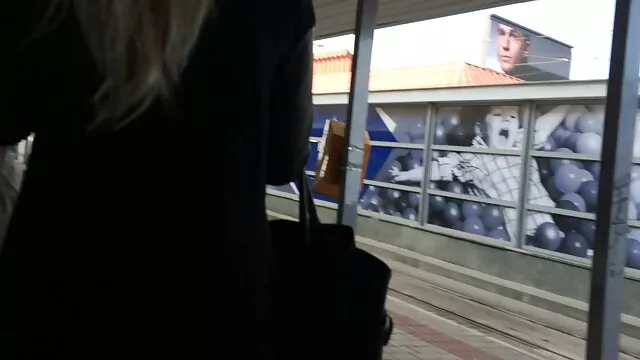 Porno pas d'inscription  Jeune serveur donnant une profonde pipe dans la cuisine video pornographique massage pour cuisiner