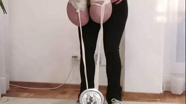 Porno pas d'inscription  gratuit  Bébé enceinte sentir l'éveil du désir sexuel. Déjà avec deux beauté est maintenant autorisé à faire tout ce qui était auparavant interdit et non accessible.  Bien sûr, de telles miettes ne dérangent pas d'organiser un groupe de fête qui excite et apporte beaucoup de sensations désagréables. Les jeunes vaches se montrent avec un maximum de plaisir, elles montrent que l'abdomen est déjà très grand et que la poitrine est pleine de lait. Il est clair que le chevalier ne peut que susciter le début de ce