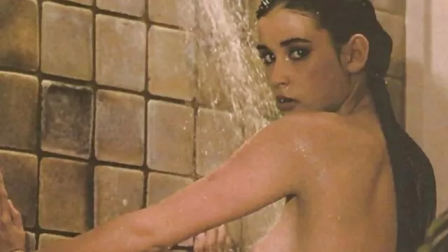 Porno pas d'inscription  Sensuelle fille avec un couteau dans son vagin donner les films pornographiques gratuits un