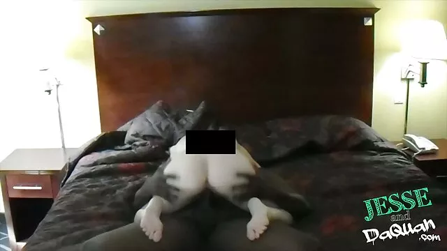 Porno pas d'inscription  film Il y a tellement de belles filles à Prague qui aiment le confort et le divertissement sexuel.  Par conséquent, notre héros aura toujours une séquence complète avec l'héroïne pour le film-Les films de sexe. Le fait est qu'il est le propriétaire du taxi n'est pas inhabituel. Cette machine est vraiment pleine d'une variété d'équipement de tir, qui est conçu pour la production d'un film porno caché.  Il ne reste plus qu'à trouver une fille pour aujourd'hui, qui acceptera d'avoir des relations sexuelles rap